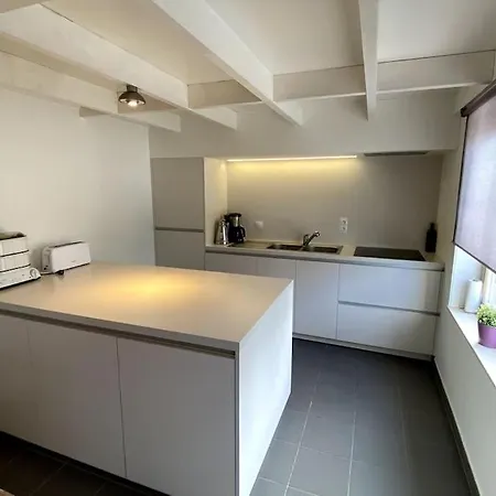 Holiday home Dg7 - Gezellig Huisje Voor 6 Personen Met Tuin, Parking En 3 Fietsen Koksijde
