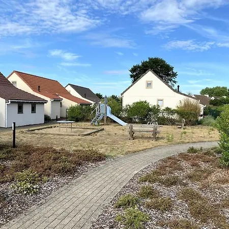 Holiday home Dg7 - Gezellig Huisje Voor 6 Personen Met Tuin, Parking En 3 Fietsen Koksijde